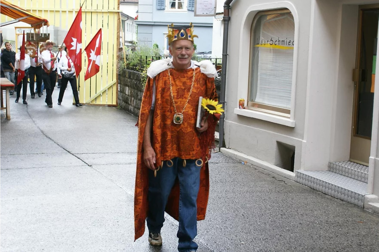 Mit Dorfführer Robi Ettlin Richtung Osten